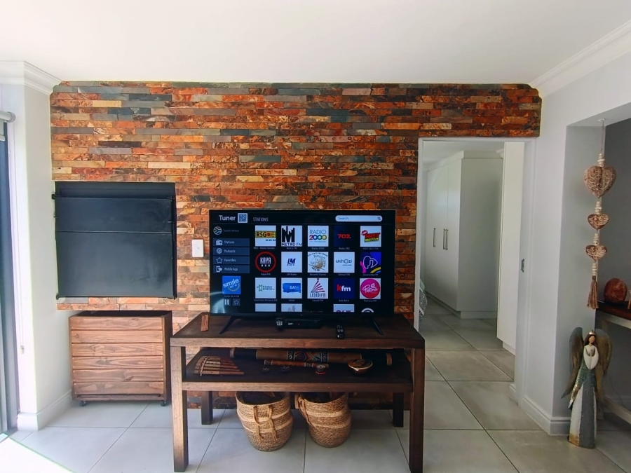 2 Bedroom Property for Sale in Island View Western Cape